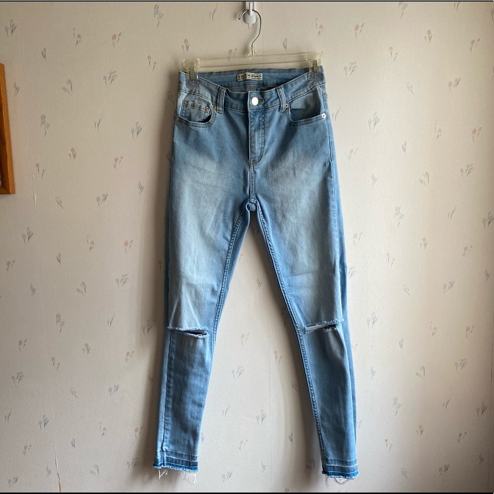 light wash skinny jeans